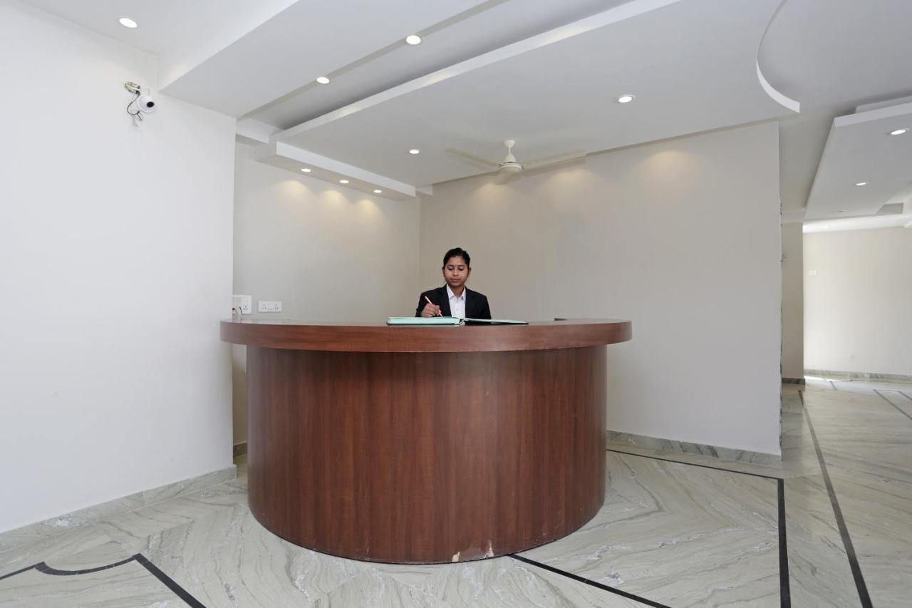 Capital O 37423 Golden Leaf Hotel Dehradun Bagian luar foto